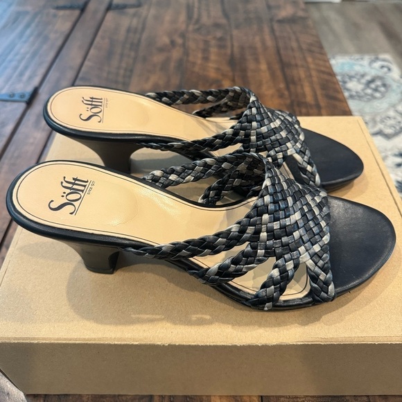 Sofft Shoes - Sofft Braided Leather Slide Sandal (EUC)